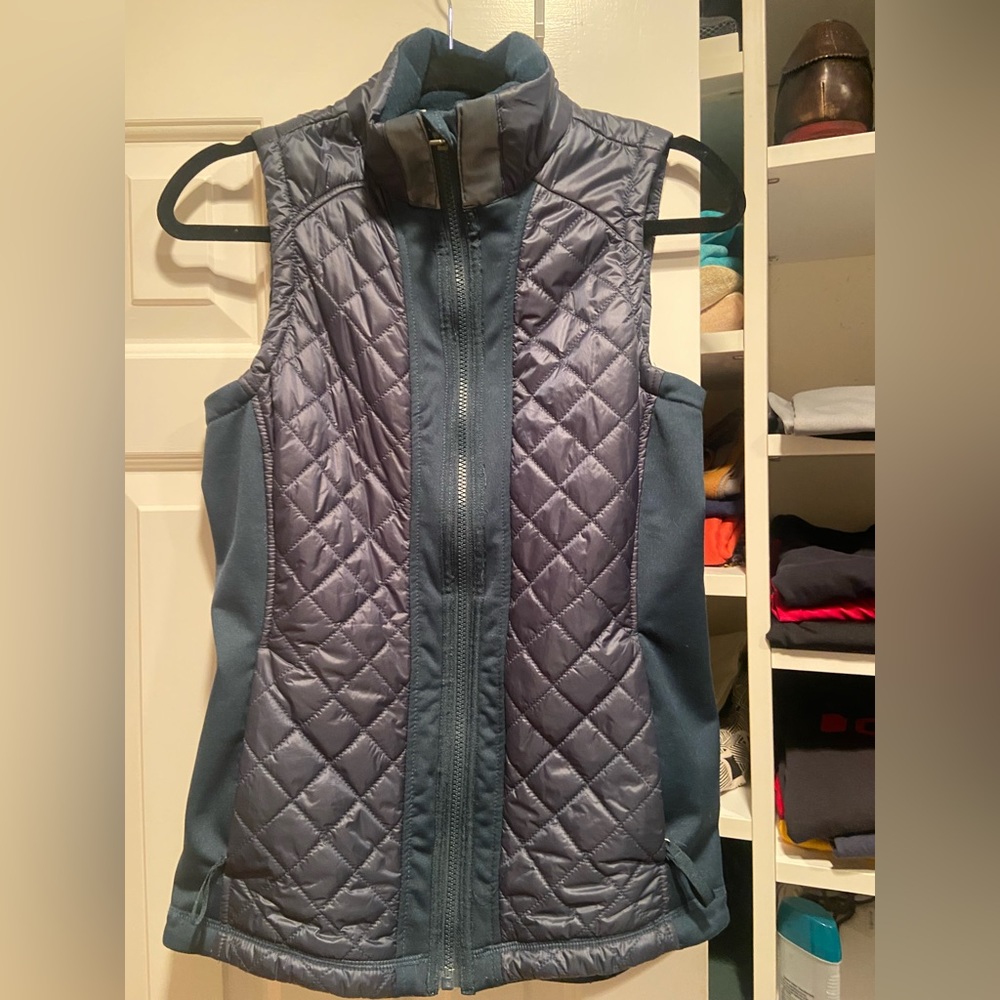 Athleta Rock Springs Quilted Puffer Vest Dark Teal